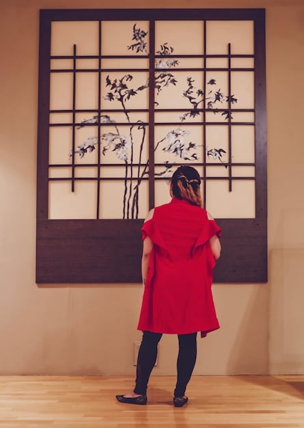 A digital illustration of a specific scene from a Korean drama, recreated by a US artist. The illustration accurately depicts the setting, costumes, and emotions of the characters involved in the scene, demonstrating the artist's attention to detail and understanding of the drama's narrative.