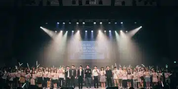 Enthusiastic dorama fans attending a large 2026 fan event, capturing the vibrant atmosphere and excitement.